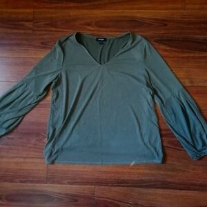 Lord & Taylor long sleeve top
